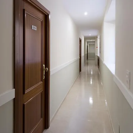 Sur Hotel 2*
